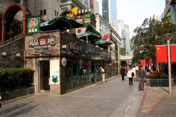 在上海必去打卡的有名小吃街