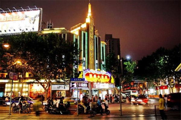 上海最适宜夜游的聚集地，魔力外滩低调而奢华