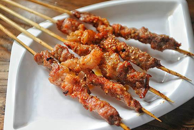 分享黑龙江当地的经典美食，特色红肠值得尝试