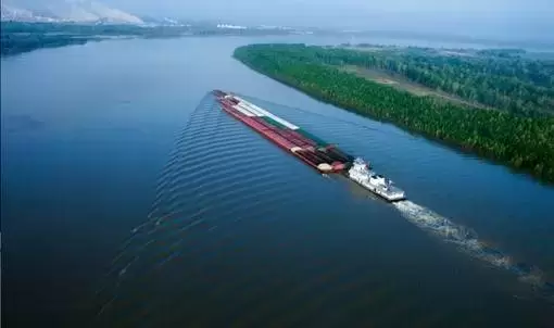 密西西比河和长江哪个更长？