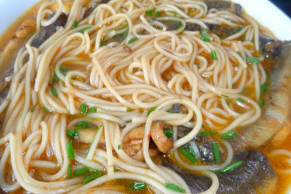 合肥当地最不容错过的特色菜，三河米饺外酥里嫩