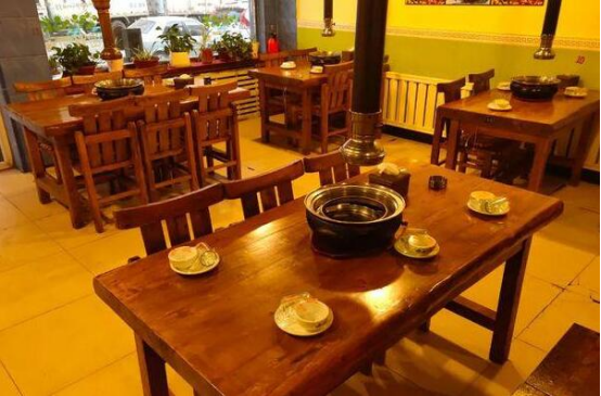 成都当地知名的韩国料理店，环境好店员热情