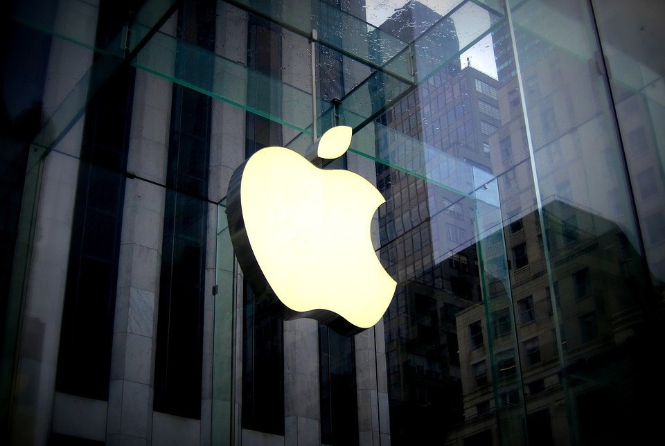 iPhone15要涨价 苹果不要销量要利润：用户离不开它