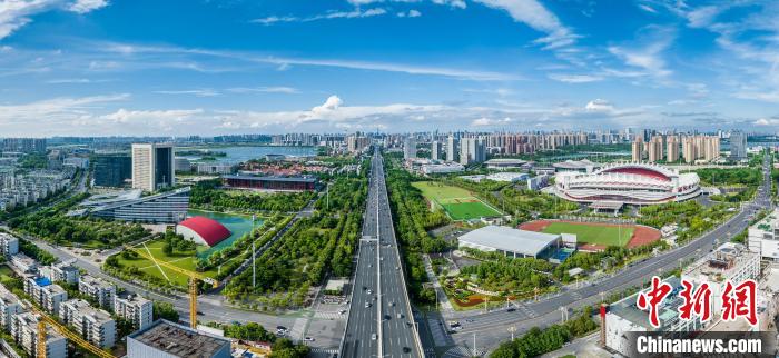 （高质量发展调研行）中国车谷“二次创业”竞速汽车产业新赛道