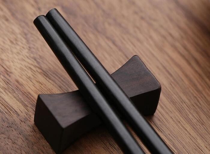 选购乌木筷子要注意什么 乌木筷子真假鉴别方法