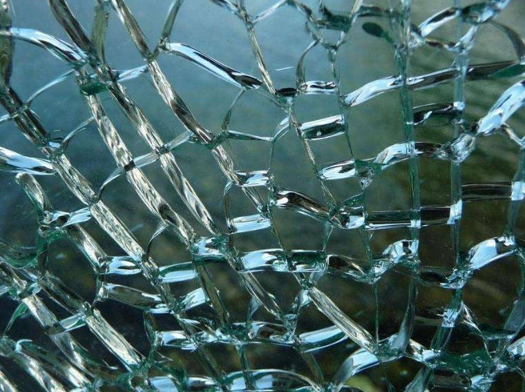 钢化玻璃的划痕怎么处理 钢化玻璃划痕如何处理掉