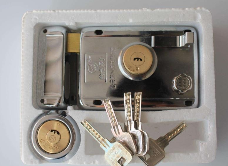 防盗门的钥匙能配吗 防盗门的钥匙可以配吗如图?