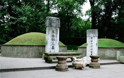 西湖岳飞墓跪的是谁 杭州的岳飞庙是原墓吗