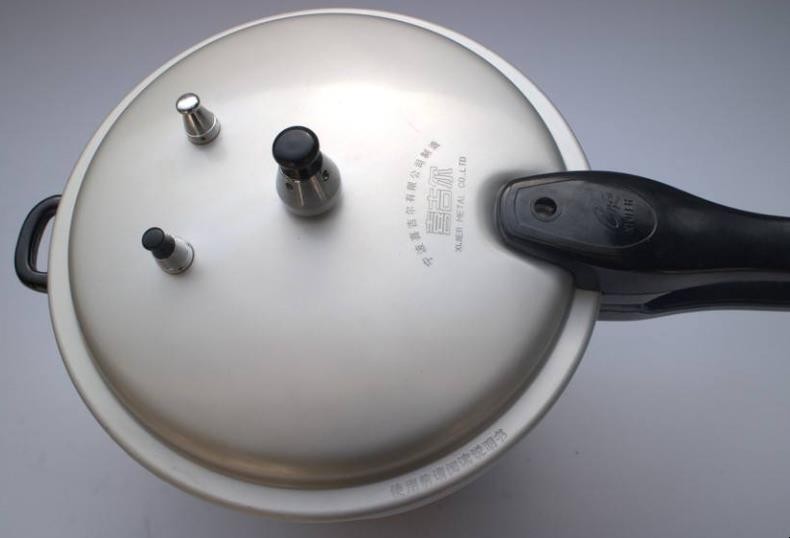 高压锅为什么打不开 电压力锅有电但不加热是怎么回事